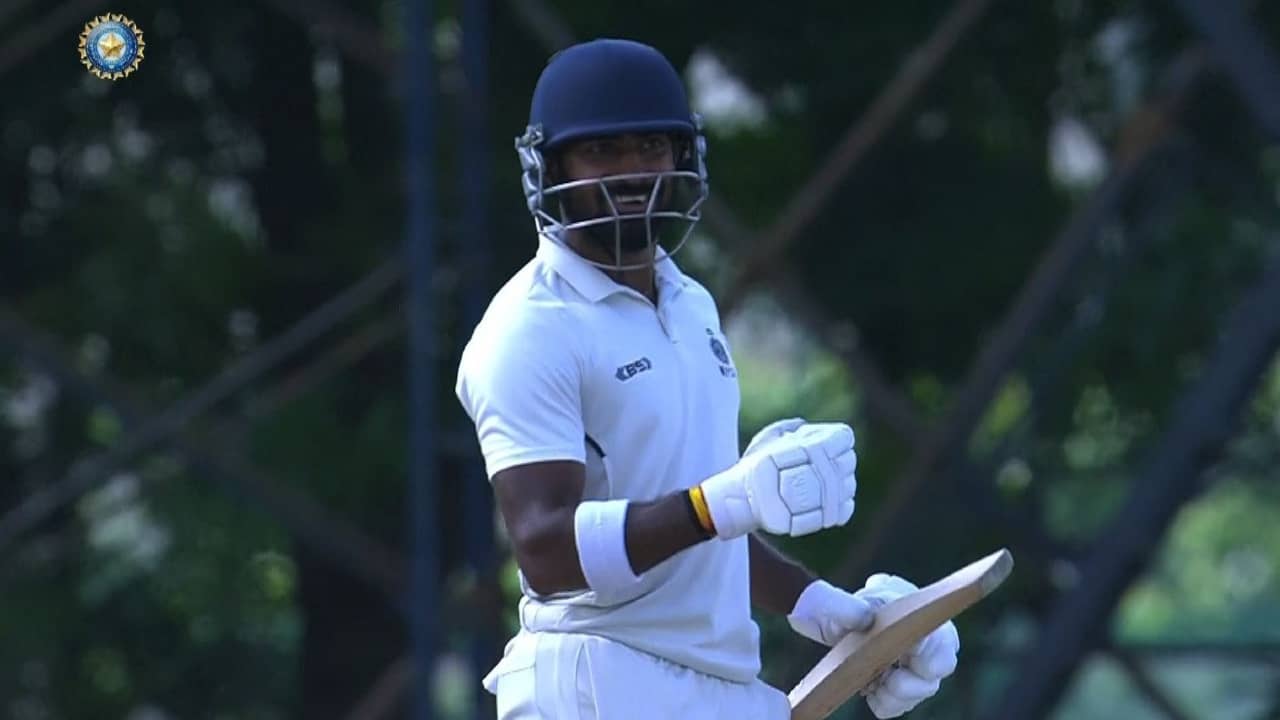 Ranji Trophy: মন্ত্রীর শতরানে চাপে মন্ত্রীর দল