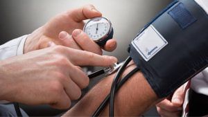 High Blood Pressure: চিন্তা বাড়াচ্ছে BP? রোজের এই ৫ খাবারেই বশে থাকবে রক্তচাপ