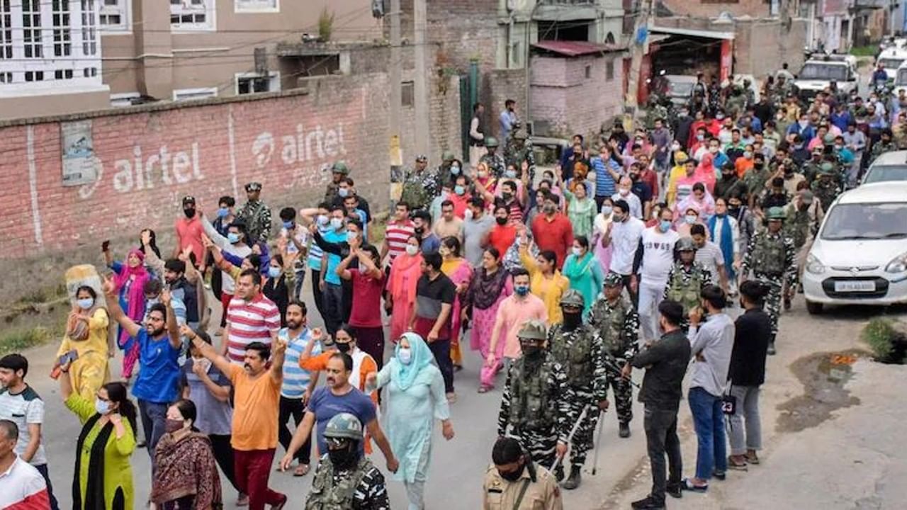 Jammu and Kashmir Killings : বাড়ছে জঙ্গি হামলা, ১৭৭ জন কাশ্মীরি পণ্ডিতকে সরিয়ে আনার নির্দেশ সরকারের