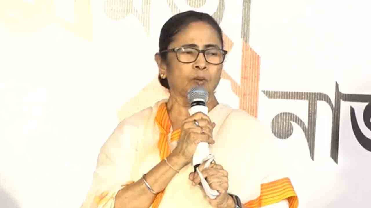 Mamata Banerjee: ৬০ টাকা বেতনের চাকরি করতেন মমতা, সামনে এল সেই তথ্য