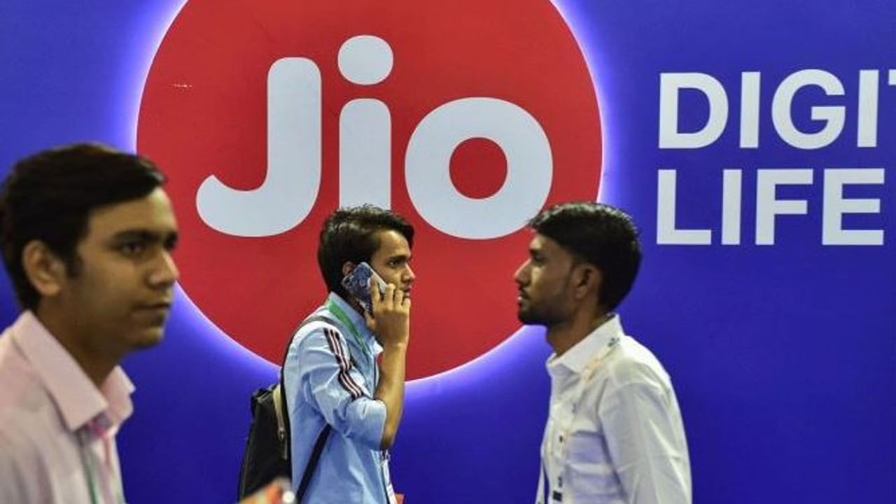 Mobile Tarrif Plans Hike : আমজনতার জন্য বড় খবর, Jio, Airtel ও VI-র প্ল্যানের দামে আসতে পারে বড় পরিবর্তন