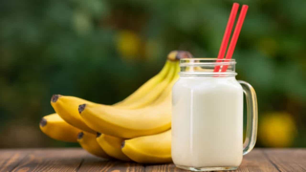 Banana Milkshake: সকাল শুরু হোক একগ্লাস মিল্কশেক দিয়ে, কলার গুণে চনমনে থাকবেন দিনভর!
