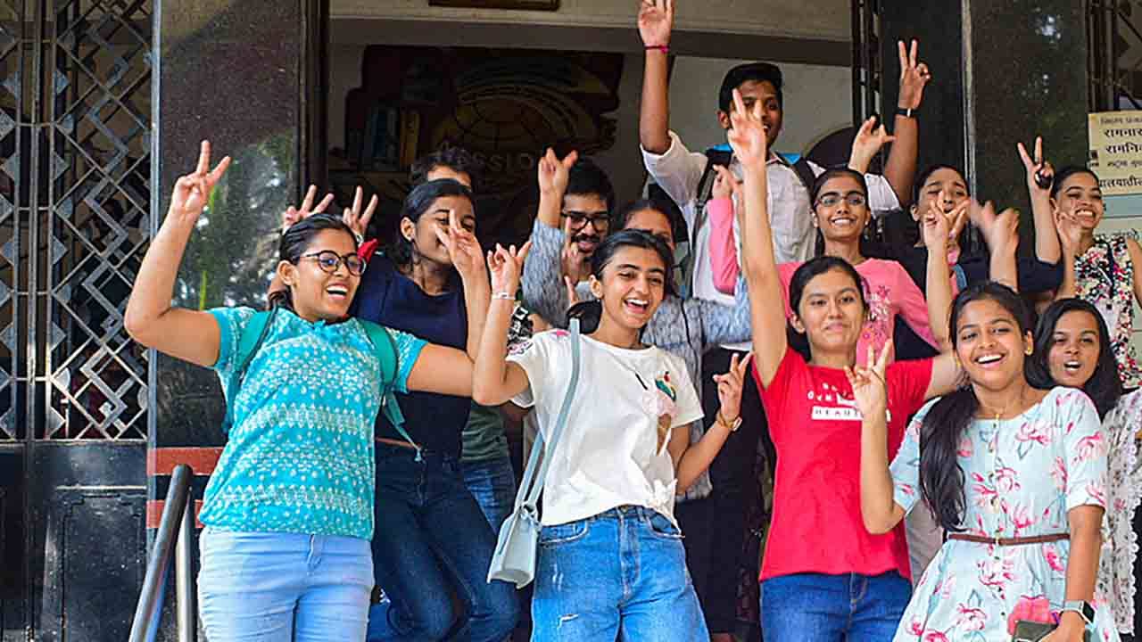 WB Higher Secondary Result 2022: আজ উচ্চ মাধ্যমিকের ফল প্রকাশ, অ্যাপ, SMS বা ওয়েবসাইট থেকে কী ভাবে জানা যাবে?