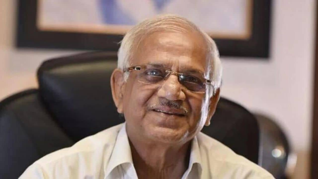 Sovandeb Chattopadhyay: প্রচুর খরচ, তাই রাজ্যপাল পদ তুলে দেওয়ার পক্ষে সওয়াল শোভনদেবের