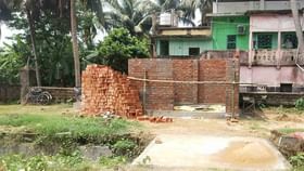 Illegal Construction: সরকারি জায়গায় দোকানঘর তৈরি করে লাখ টাকায় বিক্রি করছেন কাউন্সিলর! বিস্ফোরক অভিযোগ Illegal Construction: সরকারি জায়গায় দোকানঘর তৈরি করে লাখ টাকায় বিক্রি করছেন কাউন্সিলর! বিস্ফোরক অভিযোগ