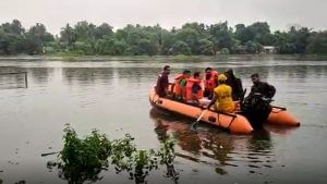 Heavy rains in North Bengal: প্রবল বৃষ্টিতে বানভাসি হওয়ার মুখে উত্তরবঙ্গের বিস্তৃর্ণ এলাকা, ৩ জেলায় জারি লাল সতর্কতা