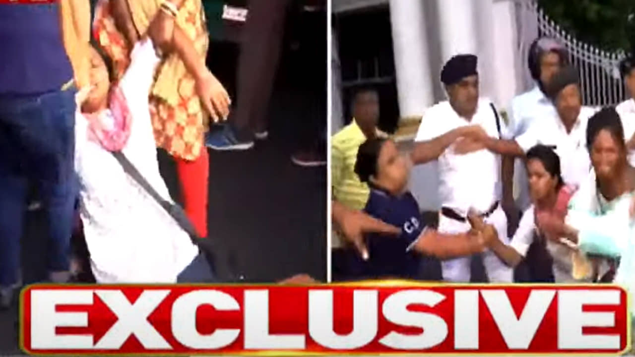 ‘দিদির সঙ্গে দেখা না করে যাব না’, মমতা ঢুকতেই রাজভবনের সামনে শুয়ে পড়ল SSC প্রার্থীরা