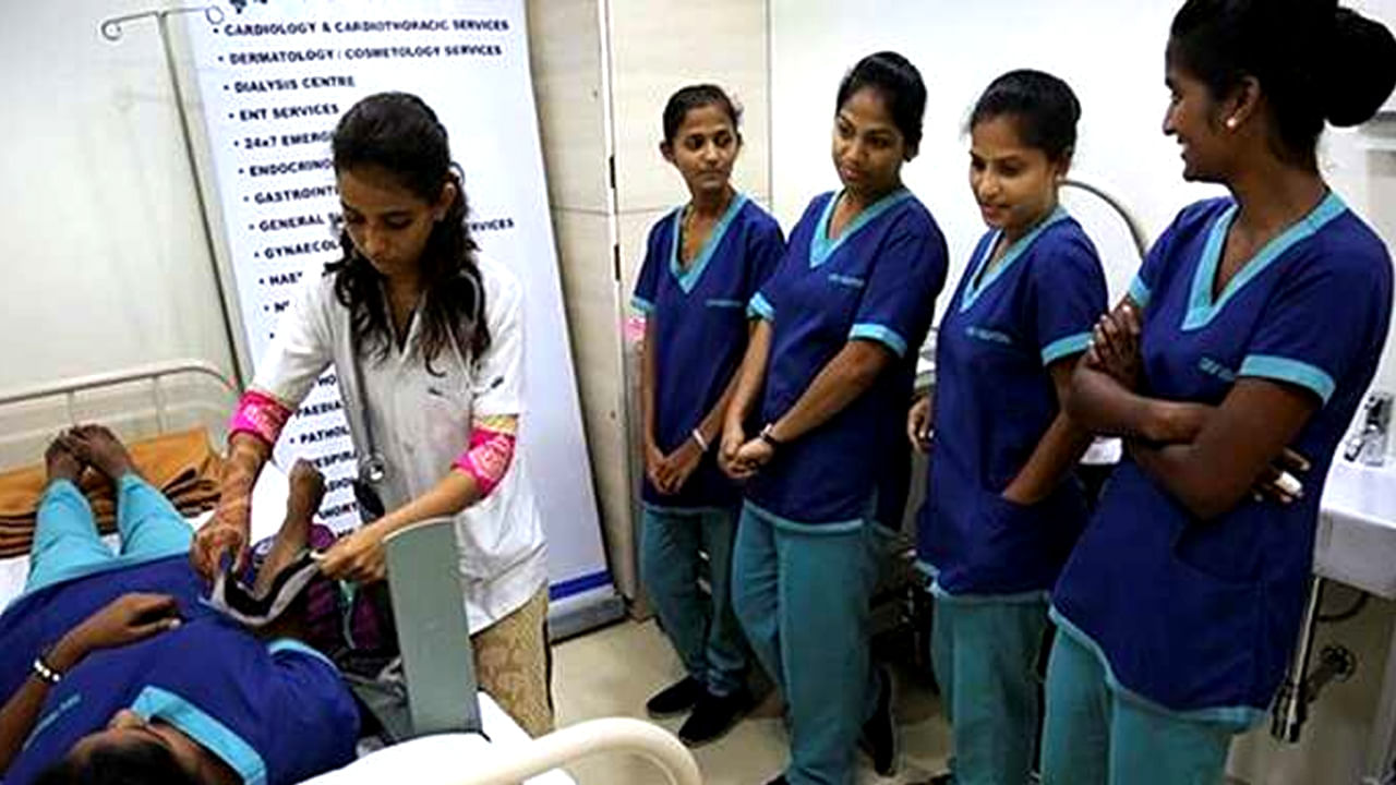 Nursing Jobs: উচ্চমাধ্যমিকের পর নার্সিং পড়ার স্বপ্ন? গ্রামাঞ্চলের মেয়েদের জন্য রয়েছে বড় সরকারি চাকরির সুযোগ