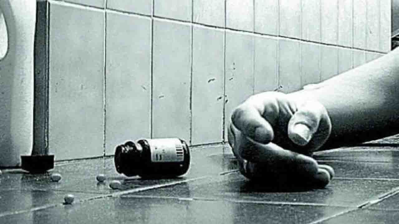 Suicide Attempt: ফের টলিউড অভিনেত্রীর আত্মহত্যার চেষ্টা... কারণ খতিয়ে দেখছে পুলিশ