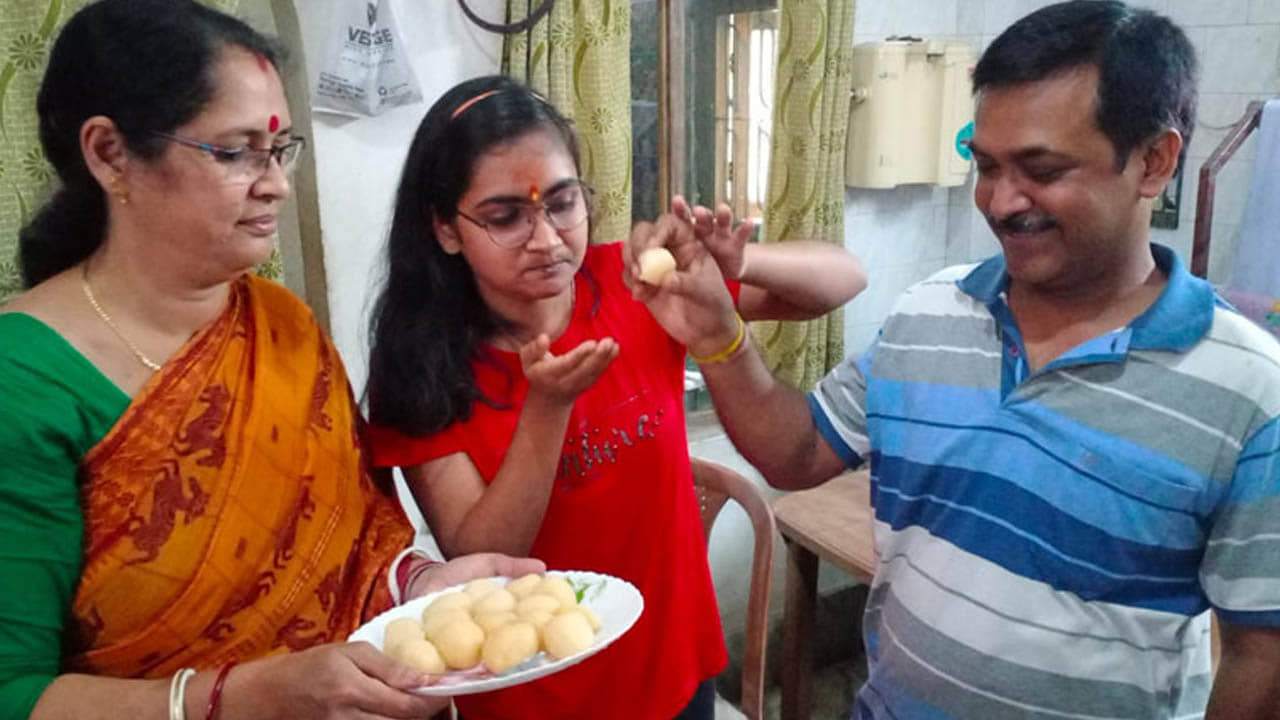 WB Higher Secondary Toppers List: পথ শিশুদের পাশে দাঁড়ানোই প্রথমার প্রথম স্বপ্ন, পড়তে চান ইঞ্জিনিয়ারিং নিয়ে