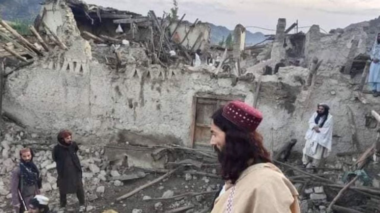 Afghanistan Earthquake: চোখের পলকেই গুঁড়িয়ে গেল বাড়ি-ঘর, ভয়াবহ ভূমিকম্পে আফগানিস্তানে মৃত ৯০০-র বেশি