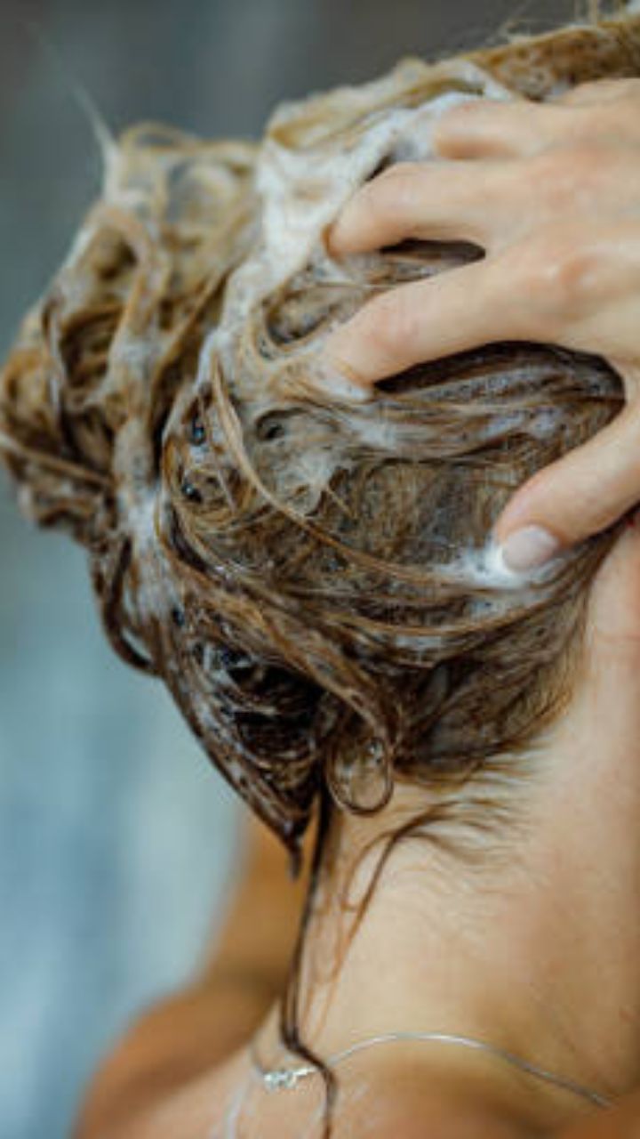 Easy Way to Wash Your Hair Without Shampoo