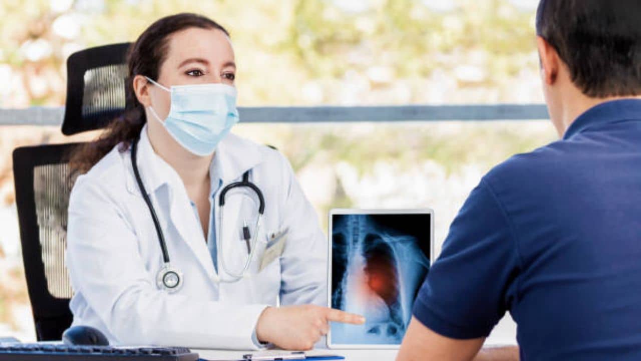 Coronavirus:গলার স্বর পরিবর্তন, বিষন্নতা নানা শারীরিক জটিলতায় মহিলাদের মধ্যে দীর্ঘস্থায়ী হচ্ছে লং কোভিড