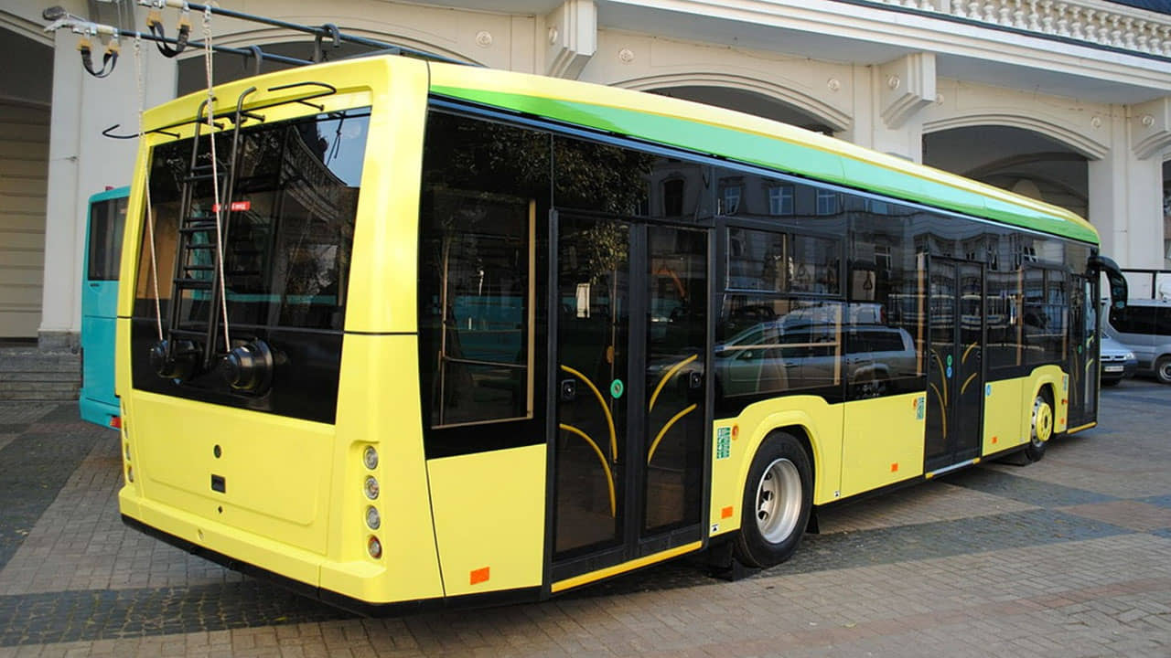 Electric Bus: এবার ট্রামের লাইনে ছুটবে বৈদ্যুতিক বাসও, জানালেন ফিরহাদ