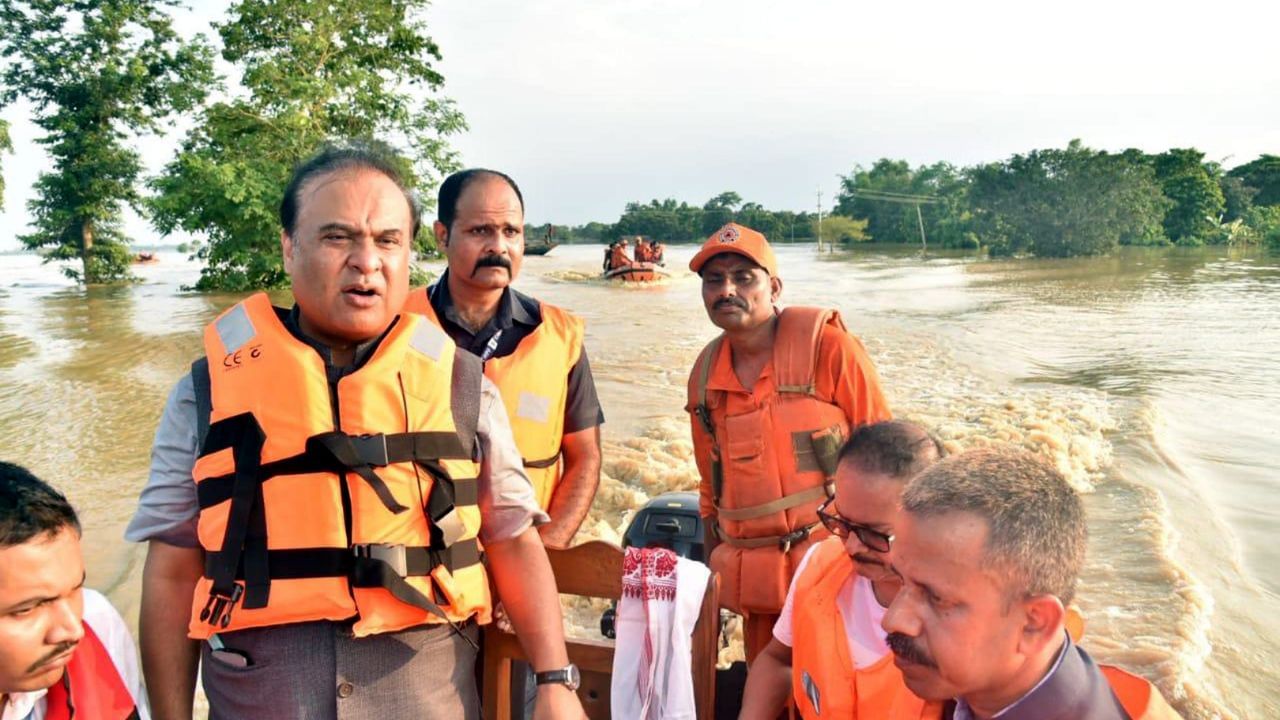 Assam Flood: অশনি সঙ্কেত অসমের আকাশে, দিনে-দিনে আরও ভয়ঙ্কর হয়ে উঠছে বন্যা পরিস্থিতি