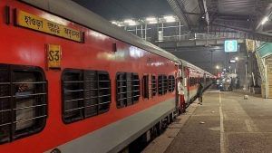 Train Cancellation: অগ্নিপথের 'আঁচ', একাধিক ট্রেন বাতিল হাওড়া থেকে, সময় বদল শিয়ালদহের ট্রেনের, ভোগান্তি যাত্রীদের