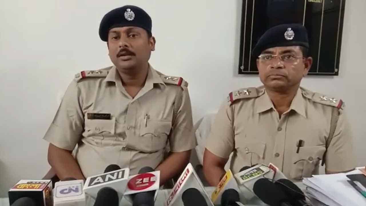 Purba Medinipur: ঘরের ভিতরই রমরমা ব্যবসা, ছেলেপুলে আসত রোজই... মাঝরাতে অভিযান, টেনে তুলল পুলিশ