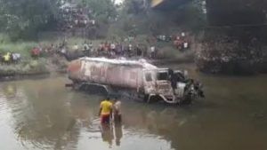 Odisha Road Accident: 'বাঁচাও বাঁচাও' চিৎকার করছিল ট্যাঙ্কারের চালক, উদ্ধার করতে গিয়েই ঘটল ভয়ঙ্কর বিপত্তি...
