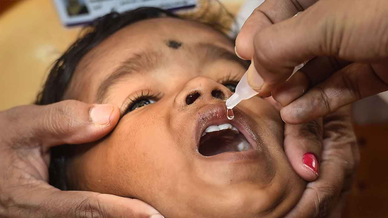 Polio Immunization 2022: ১১ বছর পর রাজ্যে পোলিওর জীবাণু, সেই মেটিয়াবুরুজেই আজ পোলিও খেল ৯ হাজারের বেশি শিশু