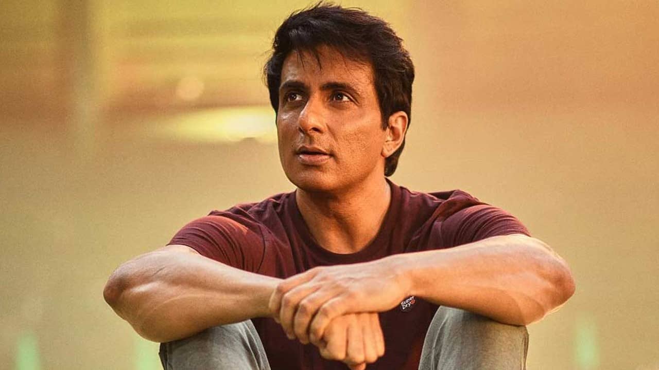 Box Office Collection: কোভিডের পর পরিস্থিতি পাল্টেছে, সম্রাট পৃথ্বিরাজ বক্স অফিস বিতর্কে সাফাই সোনুর