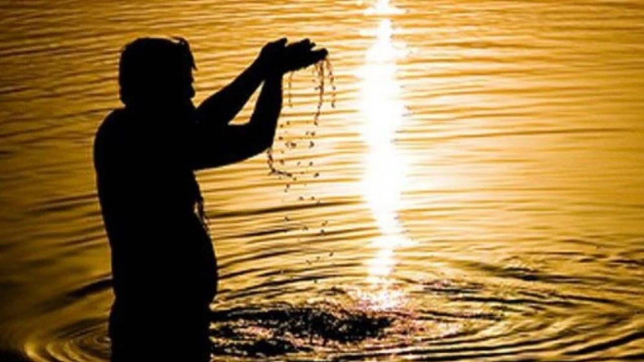 Ganga Snan 2022: গঙ্গা স্নান এত পবিত্র কেন? পাপ থেকে মুক্তি পেতে স্নান সারুন এই সময়