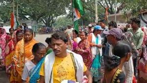 TMC Rally: তৃণমূলের মিছিল আটকাল পুলিশ! ৪০ বছরে প্রথমবার জামুড়িয়ায় জোড়াফুল ফুটতেই গোষ্ঠীকোন্দল?