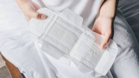 Menstrual Hygiene: স্যানিটারি ন্যাপকিন ব্যবহারের সময়ে কোন জিনিসগুলির খেয়াল রাখবেন? Menstrual Hygiene: স্যানিটারি ন্যাপকিন ব্যবহারের সময়ে কোন জিনিসগুলির খেয়াল রাখবেন?