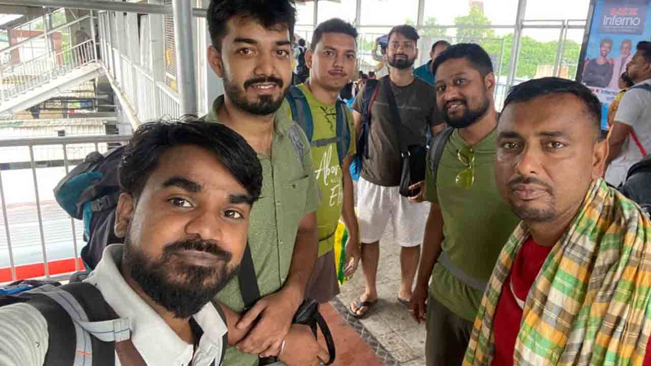 Cloudburst at Amarnath: অমরনাথের দিকে হেঁটে যাচ্ছিলেন রাজ্যের ছয় পর্যটক, আচমকা নামে মেঘ ভাঙা বৃষ্টি