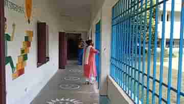 Balurghat: জ্বরে ভুগছে পড়ুয়ারা, হয়নি কোভিড পরীক্ষা, স্কুলে মেডিক্যাল টিম পাঠাচ্ছেন জেলাশাসক
