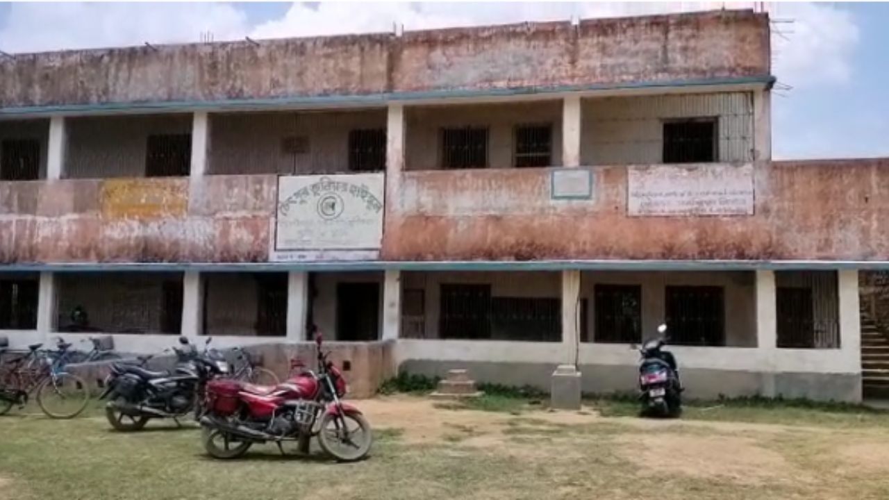 Murshidabad School: পড়ুয়া ২০০, শিক্ষক ১, ফের বন্ধ হচ্ছে রাজ্যের আরও এক স্কুল
