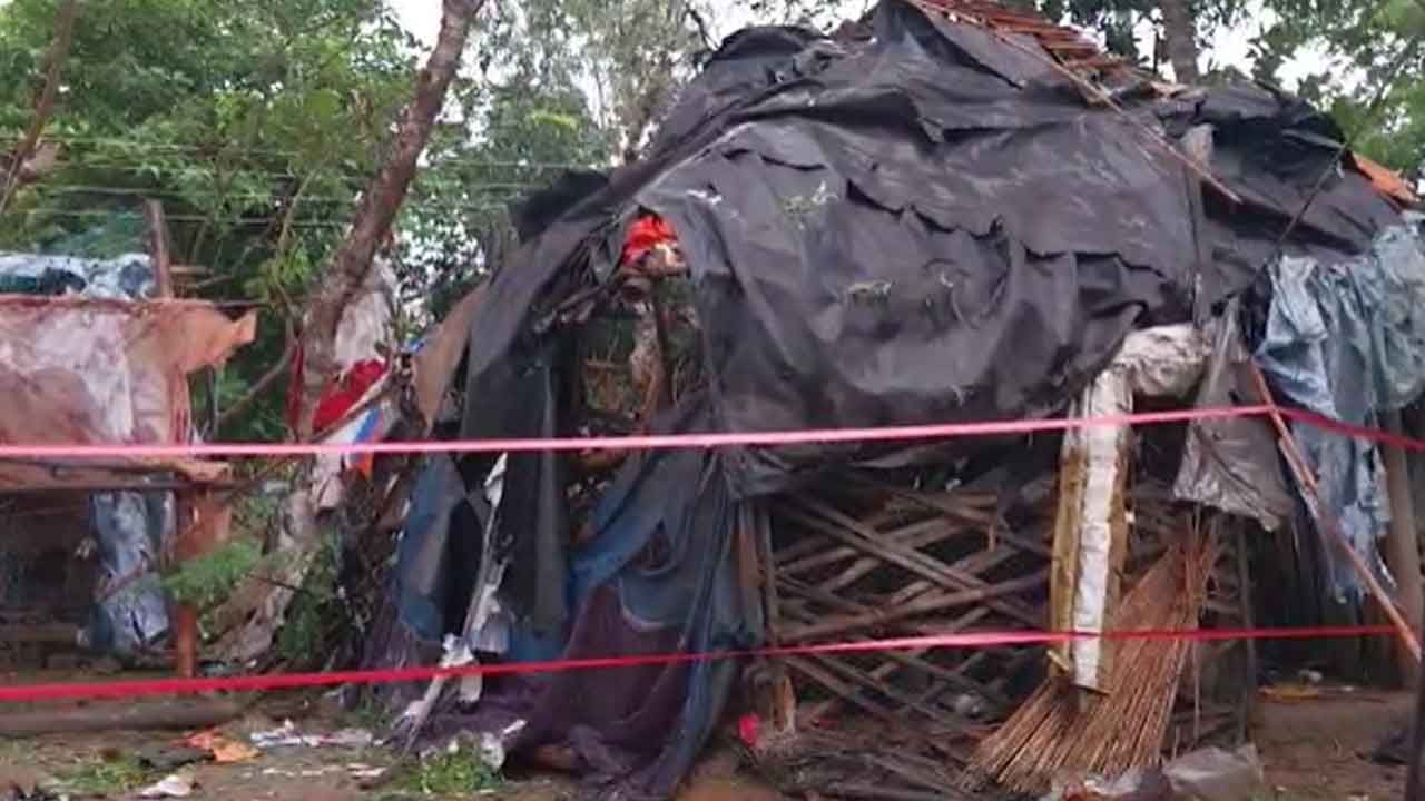Dantan Bomb Blast: তৃণমূল নেতার বাড়িতে বোমা বিস্ফোরণ, দাঁতনে চাঞ্চল্য