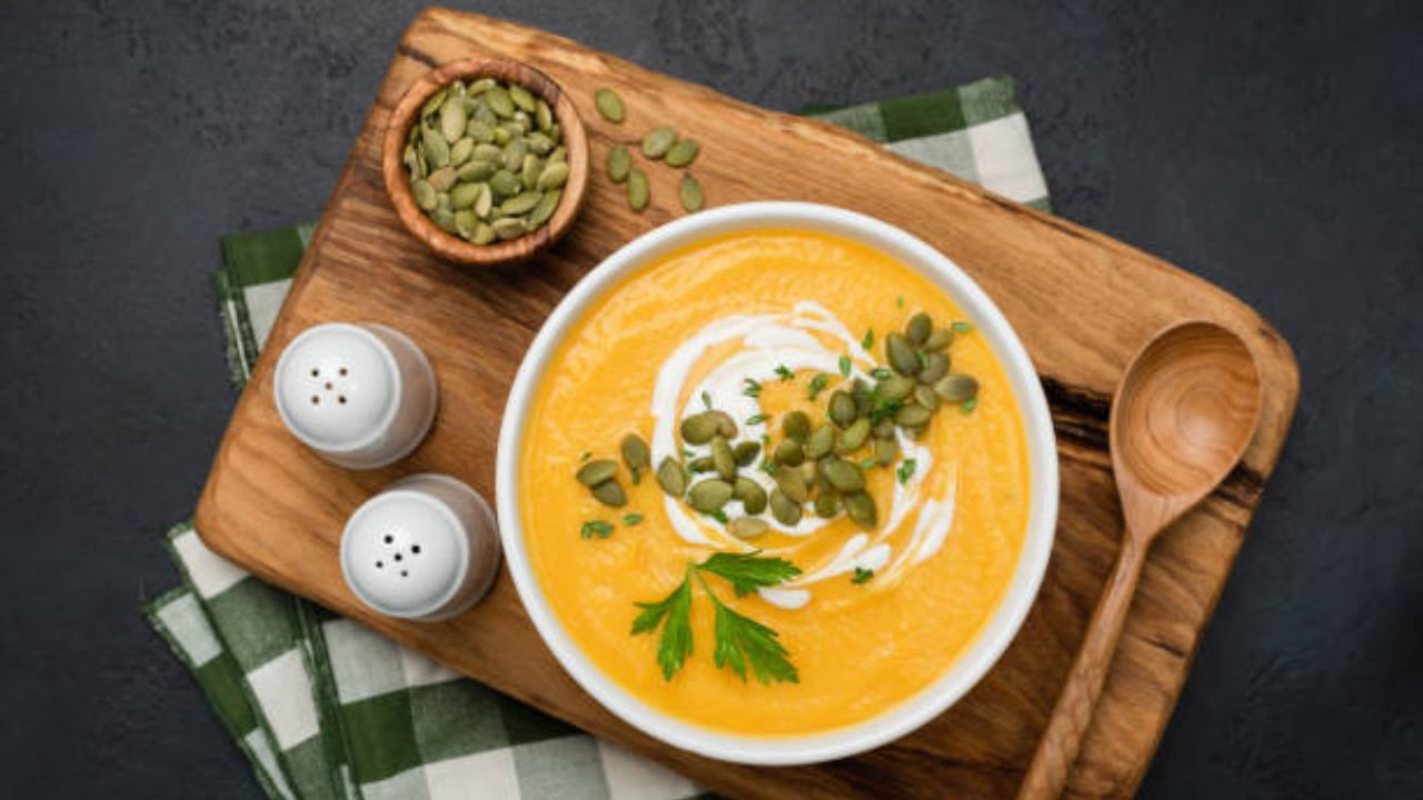 Health Benefits of Pumpkin Seeds বেড়ে যাওয়া রক্তচাপকে বশে আনতে এই