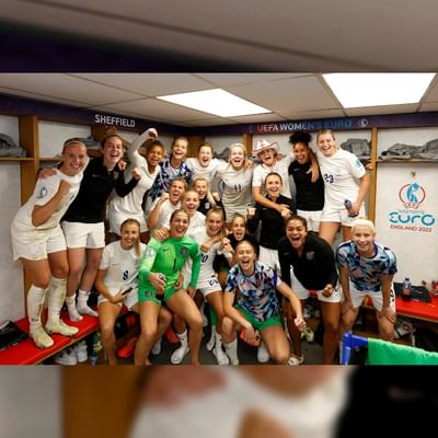 মেয়েদের ইউরো কাপের (UEFA Women's EURO Cup) ফাইনাল ৩১ জুলাই। ওয়েম্বলি স্টেডিয়ামের মহারণে মুখোমুখি হতে চলেছে আয়োজক দেশ ইংল্যান্ড ও টুর্নামেন্টের আট বারের চ্যাম্পিয়ন জার্মানি। রবিরাতে ফুটবলবিশ্ব মেয়েদের ইউরো কাপে নতুন চ্যাম্পিয়ন পাবে নাকি জার্মানির ঘরে উঠবে নবম ট্রফি নজর রাখতে হবে সেদিকেই।