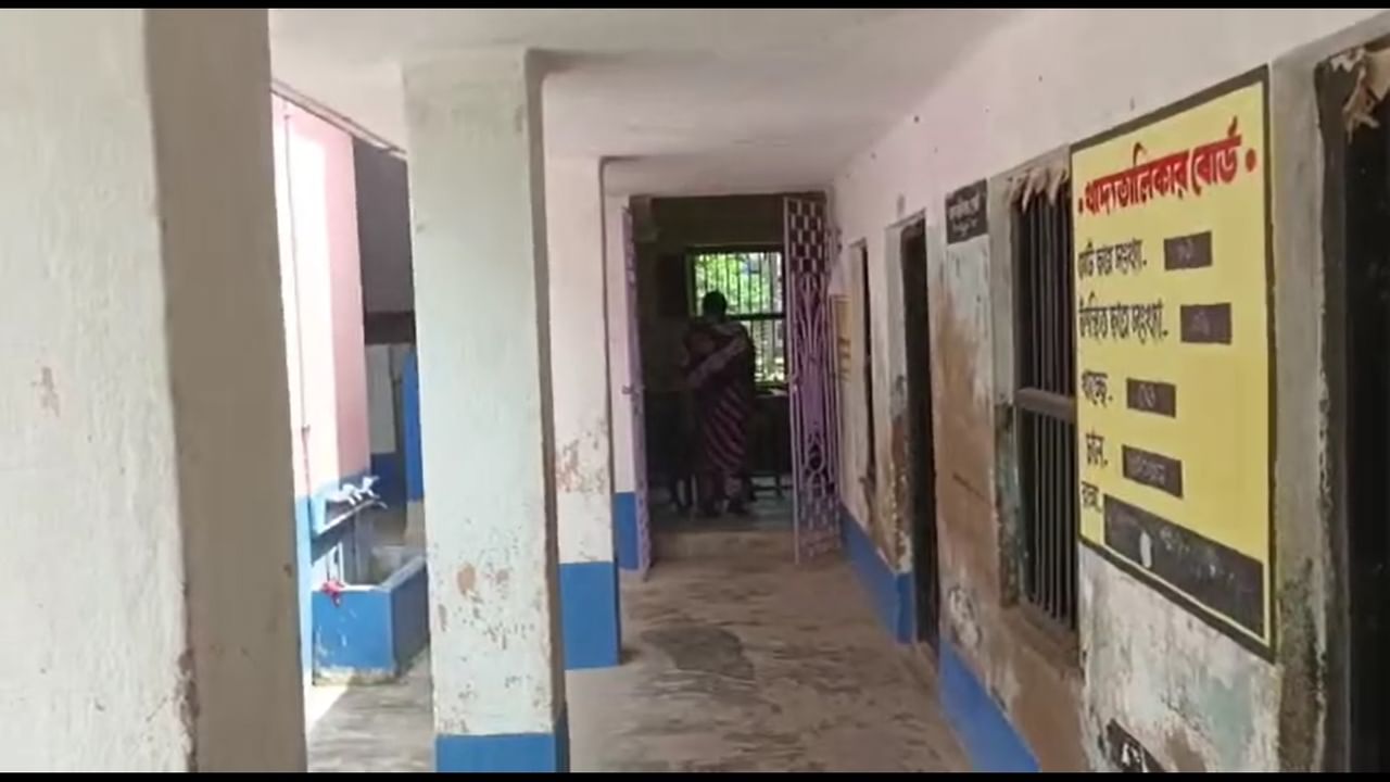 Ghatal School: প্রধান শিক্ষিকার বিরুদ্ধে দুর্ব্যবহারের অভিযোগ, তড়িঘড়ি স্কুল পরিদর্শনে গেলেন মহকুমা শাসক