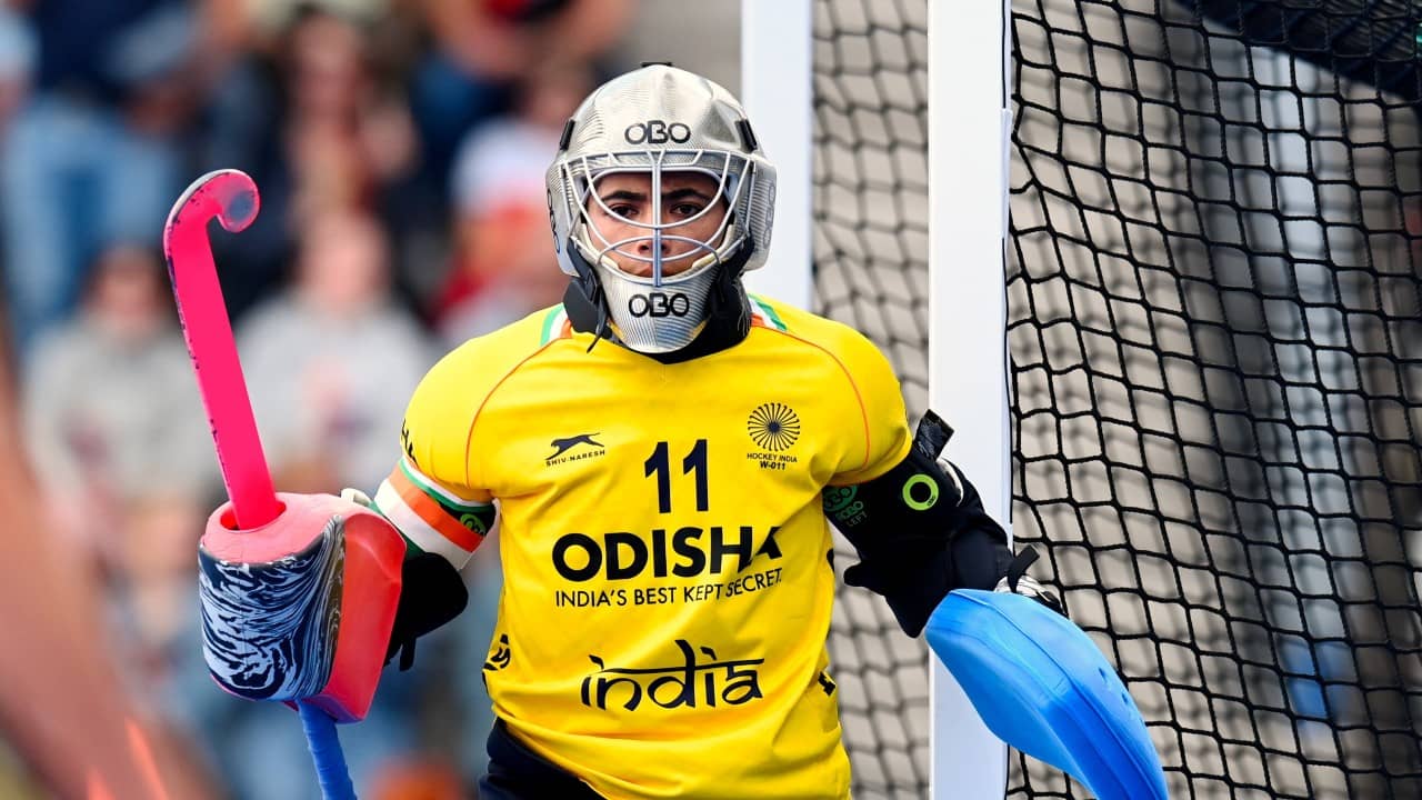 Indian Hockey : বিশ্বকাপে রুদ্ধশ্বাস ম্যাচ, হেরেও দৌড়ে রইল ভারতীয় মহিলা হকি দল