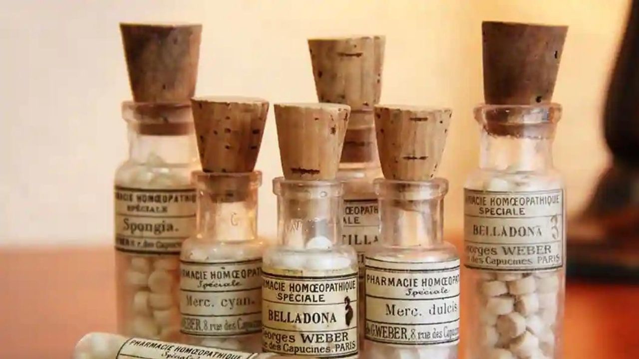 Homoeopathy: নাছোড়বান্দা মাথাব্যথা থেকে দ্রুত মুক্তি পেতে হোমিওপ্যাথিই ভরসা! দ্রুত সারবে এই ৭ ওষুধে