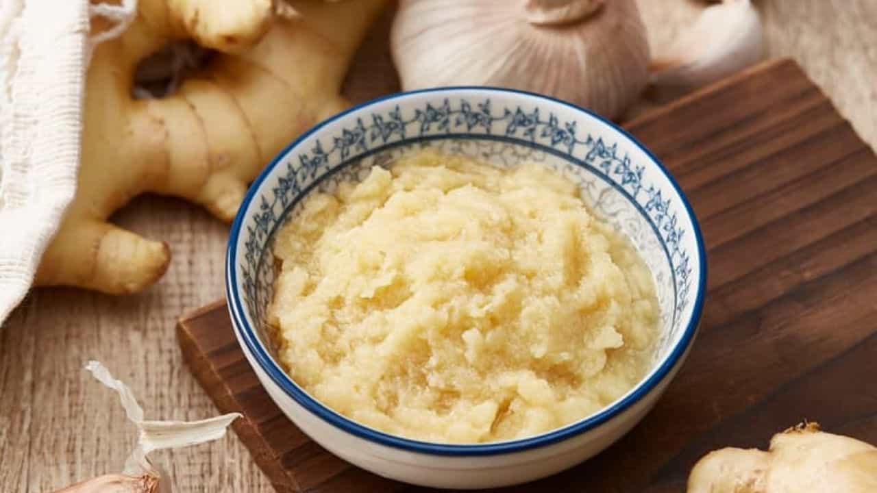 Ginger-Garlic Paste: বাটা আদা-রসুন পচবে না! তাজা থাকবে দিনের পর দিন এই উপায়ে! Ginger-Garlic Paste: বাটা আদা-রসুন পচবে না! তাজা থাকবে দিনের পর দিন এই উপায়ে!