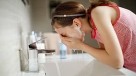 Skin Care Tips: পিসিওএস-এর সমস্যায় ভুগছেন? যে ভাবে ত্বকের খেয়াল রাখবেন মেয়েরা... Skin Care Tips: পিসিওএস-এর সমস্যায় ভুগছেন? যে ভাবে ত্বকের খেয়াল রাখবেন মেয়েরা...