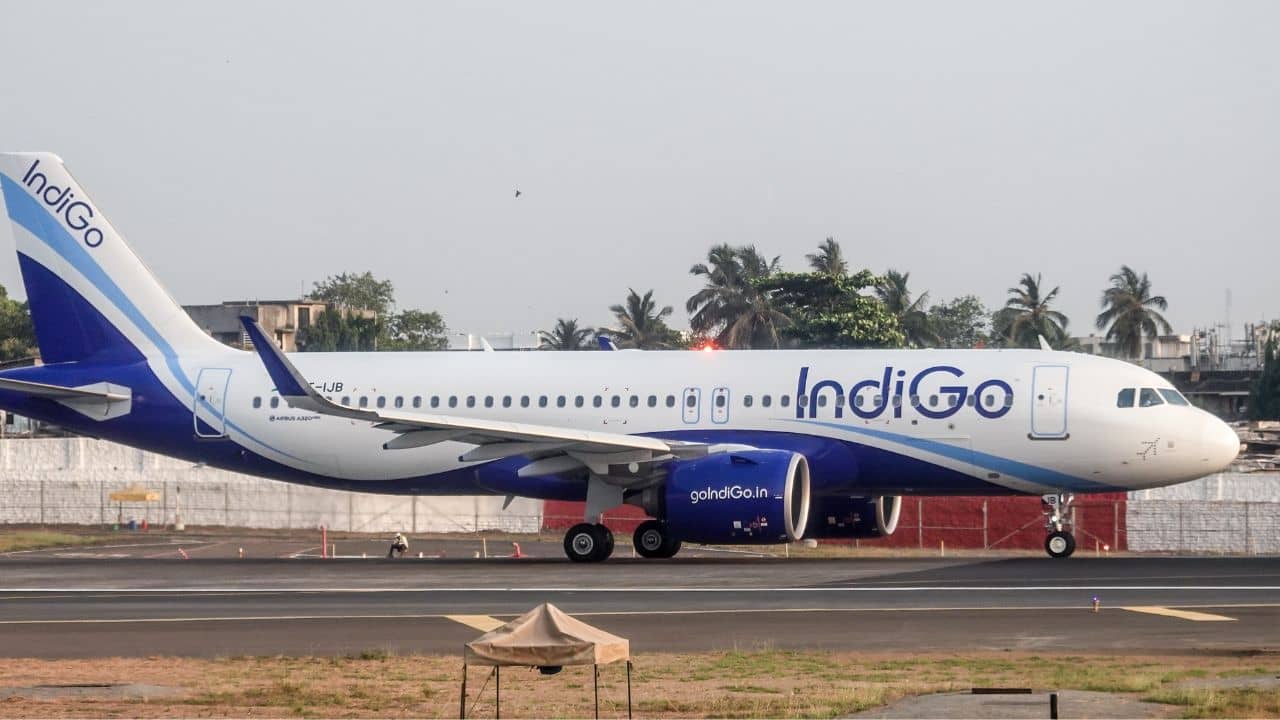 Sharjah-Hyderabad flight: পাকিস্তানের করাচিতে জরুরি অবতরণ শারজাহ থেকে হায়দরাবাদগামী বিমানের, কী বলল সংস্থা?