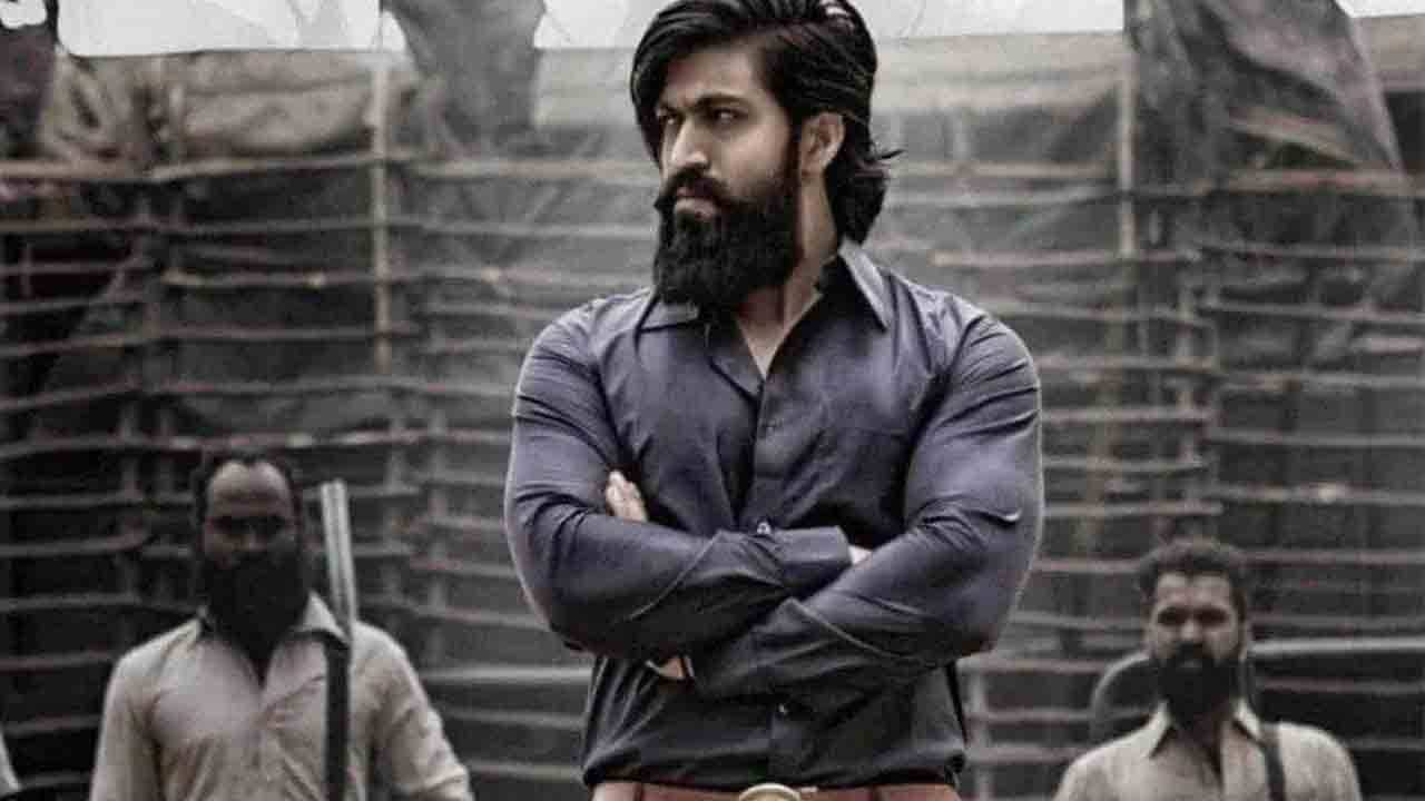 Social Media Trolling: কোন কারণে যশ ভক্তদের কাছে চরম ট্রোলের শিকার পুষ্পা