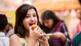 Panipuri: বর্ষায় রাস্তার খাবার মানেই তো পেটের সমস্যা, তবুও ওজন কমাতে সেরা কিন্তু ফুচকা! কেন জানেন... Panipuri: বর্ষায় রাস্তার খাবার মানেই তো পেটের সমস্যা, তবুও ওজন কমাতে সেরা কিন্তু ফুচকা! কেন জানেন...