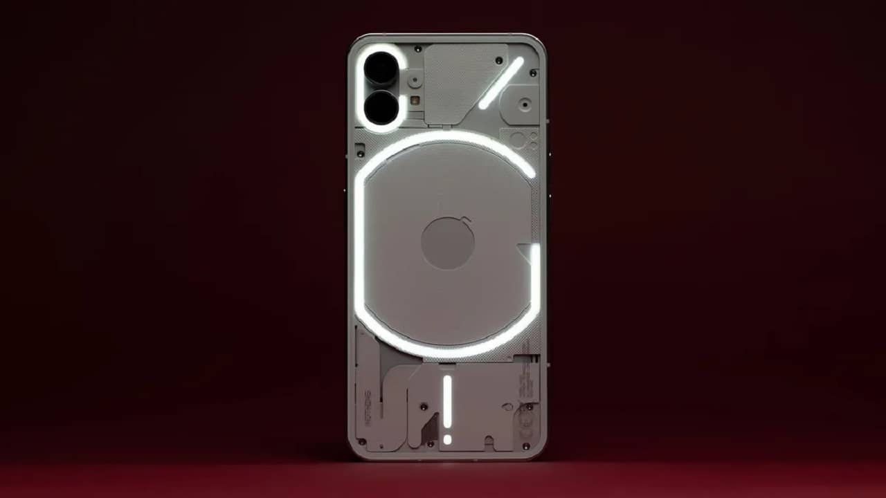 Nothing Phone (1)-এর আত্মপ্রকাশ হল ভারতে, অন্য লুকের অ্যান্ড্রয়েড! দাম, ফিচার, স্পেকস দেখে নিন