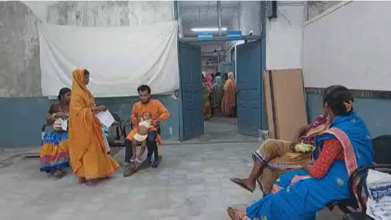 Raigang Medical College Hospital: বাড়ছে সংক্রমণ, জ্বর-শ্বাসকষ্টের সমস্যায় হাসপাতালে ভর্তি একাধিক শিশু