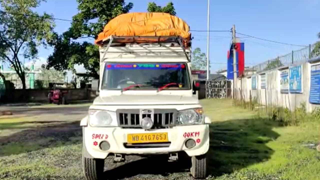 Birbhum Coal: গাড়ি ভর্তি তুষের বস্তা, পুলিশ গাড়ি দাঁড় করিয়েছিল স্রেফ একটা কারণেই, ঝুলি থেকে বেরল বিড়াল!