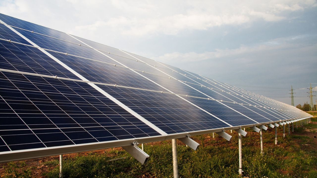 Solar PV: সোলার প্যানেল উৎপাদনে জোর, ১৯৫০০ কোটি টাকা অনুমোদন কেন্দ্রের