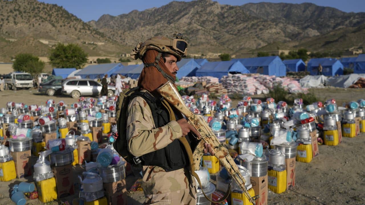 Afghanistan: যস্মিন দেশে যদাচার! জনপ্রিয় দুই মোবাইল অ্যাপ বন্ধ করার কথা জানাল তালিবান