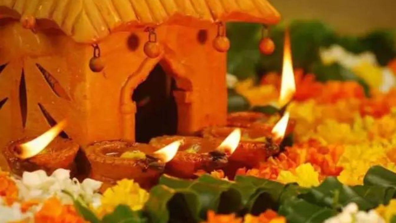 Thursday Remedies: শ্রাবণ মাসের প্রথম গুরুবার! এই নিয়মগুলি মেনে চললে দূর হবে অর্থাভাব ও দাম্পত্য কলহ Thursday Remedies: শ্রাবণ মাসের প্রথম গুরুবার! এই নিয়মগুলি মেনে চললে দূর হবে অর্থাভাব ও দাম্পত্য কলহ