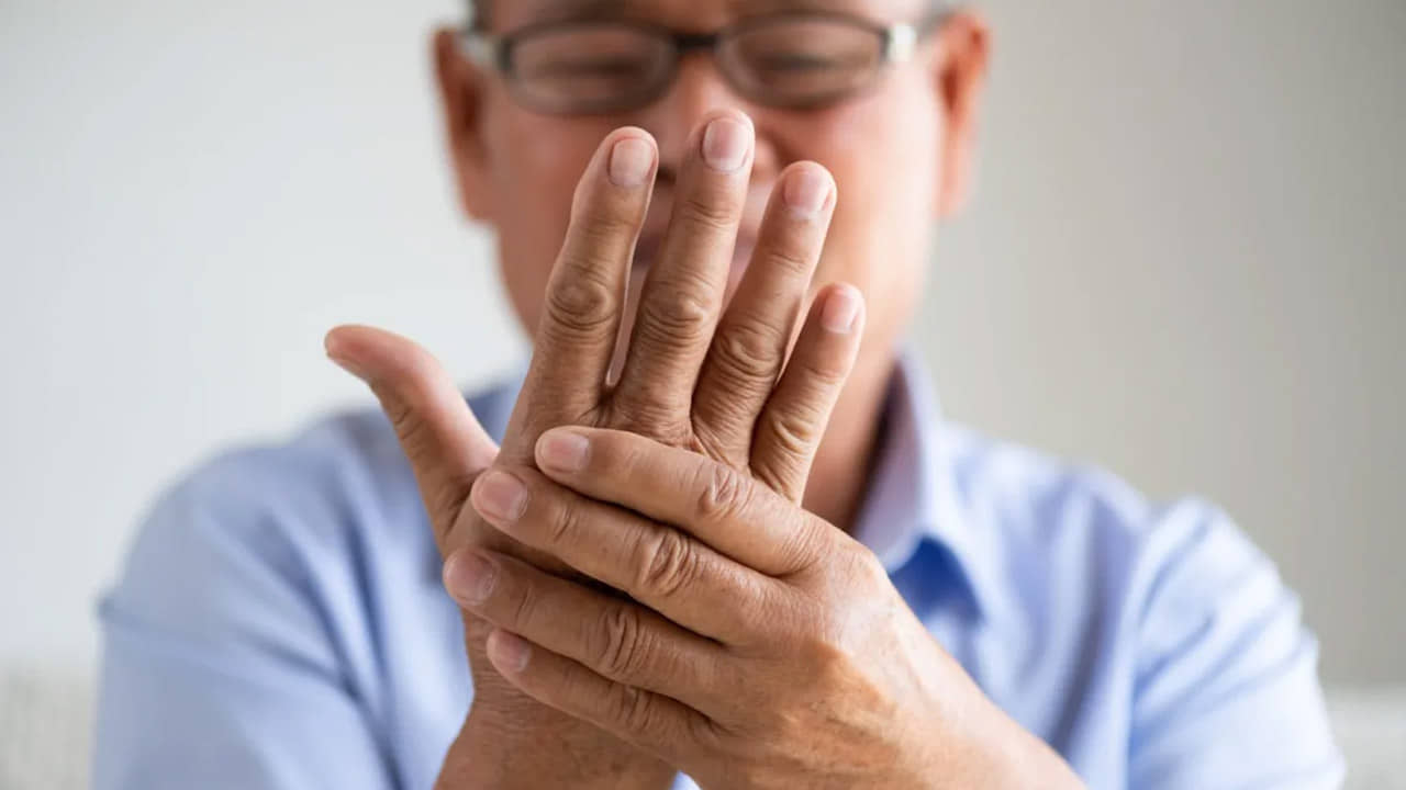 Coronavirus: করোনার জেরে নিঃশব্দে বাড়ছে স্নায়ুরোগ, বাড়ছে পার্কিনসন্সের প্রবণতা