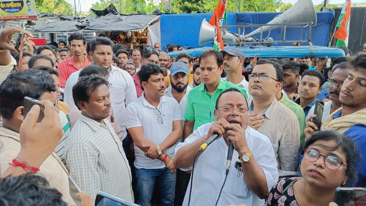 TMC: কাঁথিতে তৃণমূলের দুই গোষ্ঠীর ঠান্ডা লড়াই, নির্দল কাউন্সিলরকে গ্রেপ্তারের দাবিতে পথে বিধায়ক-কাউন্সিলর