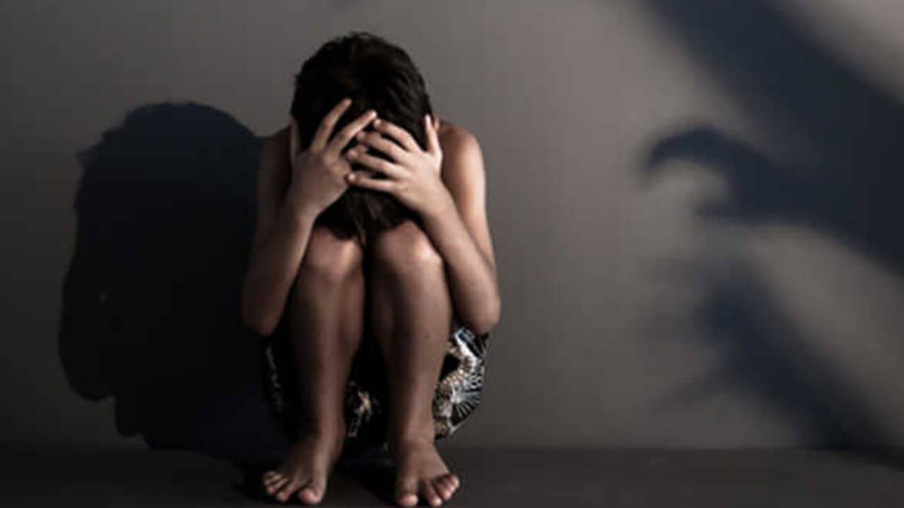 Molestation: ১৪ বছরের কিশোরের সঙ্গে উদ্দাম রতিক্রিয়া, গ্রেফতার দুই সন্তানের মা